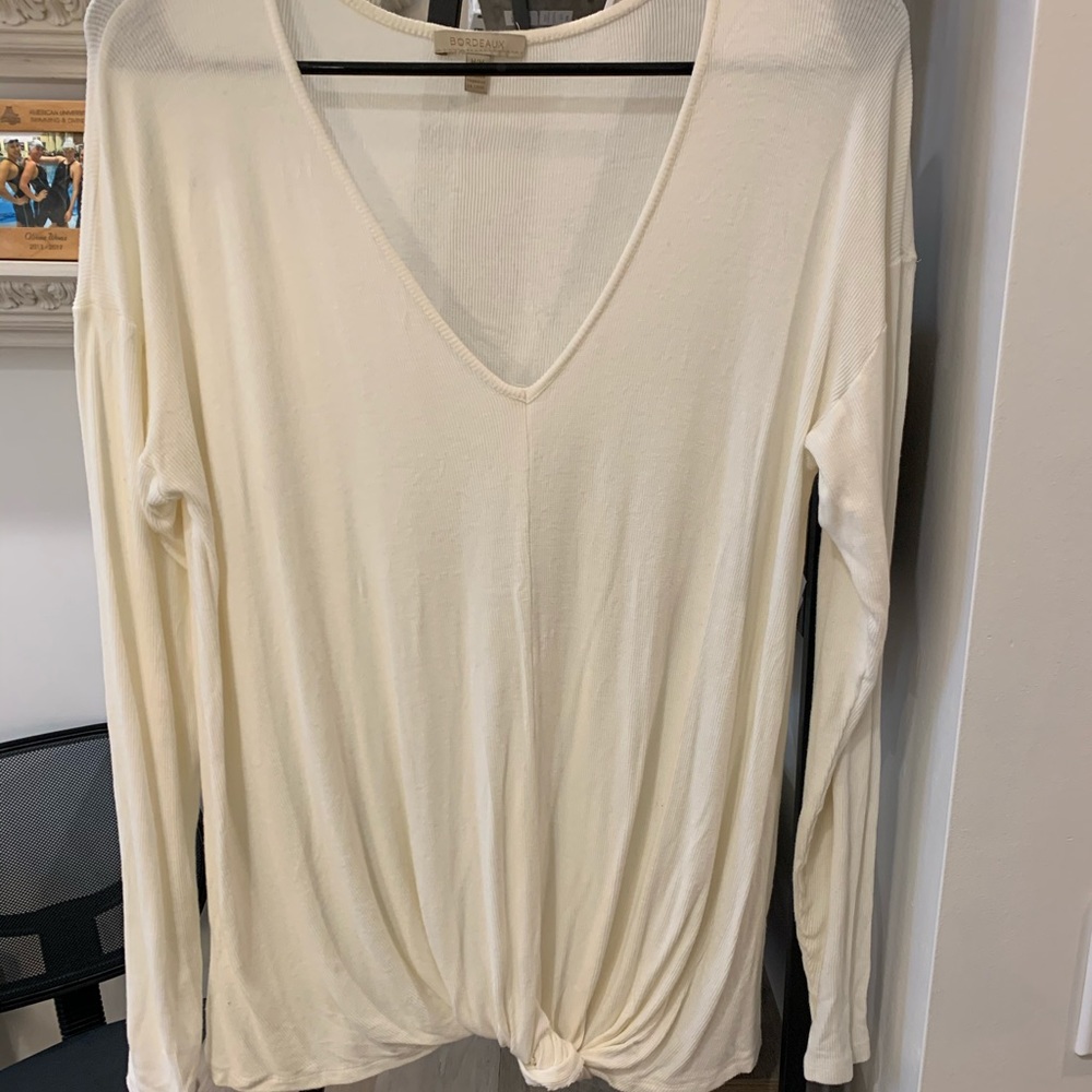 Long sleeve tee with front knot